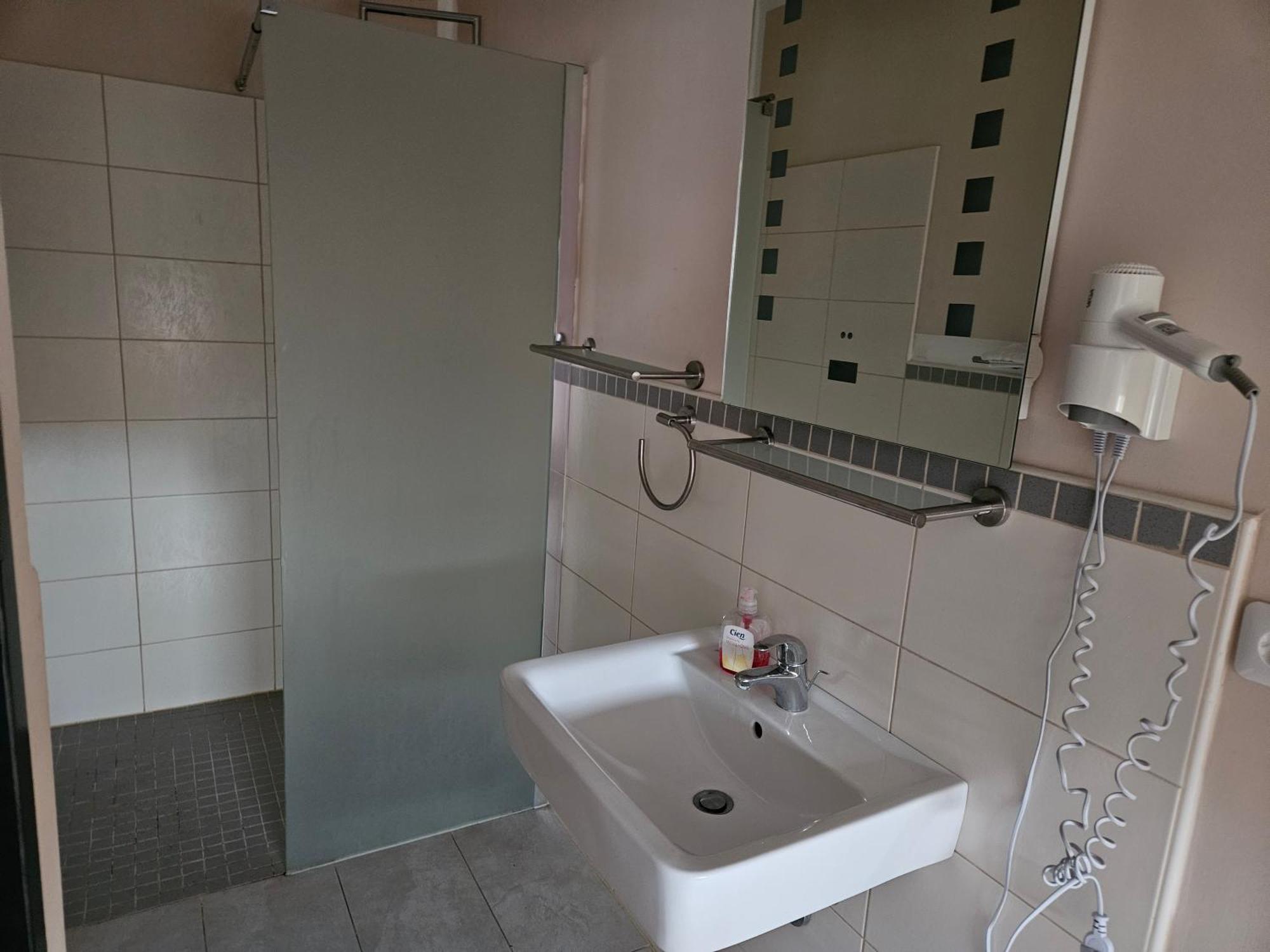 Hotel Zur Schmiede Heiningen Bagian luar foto
