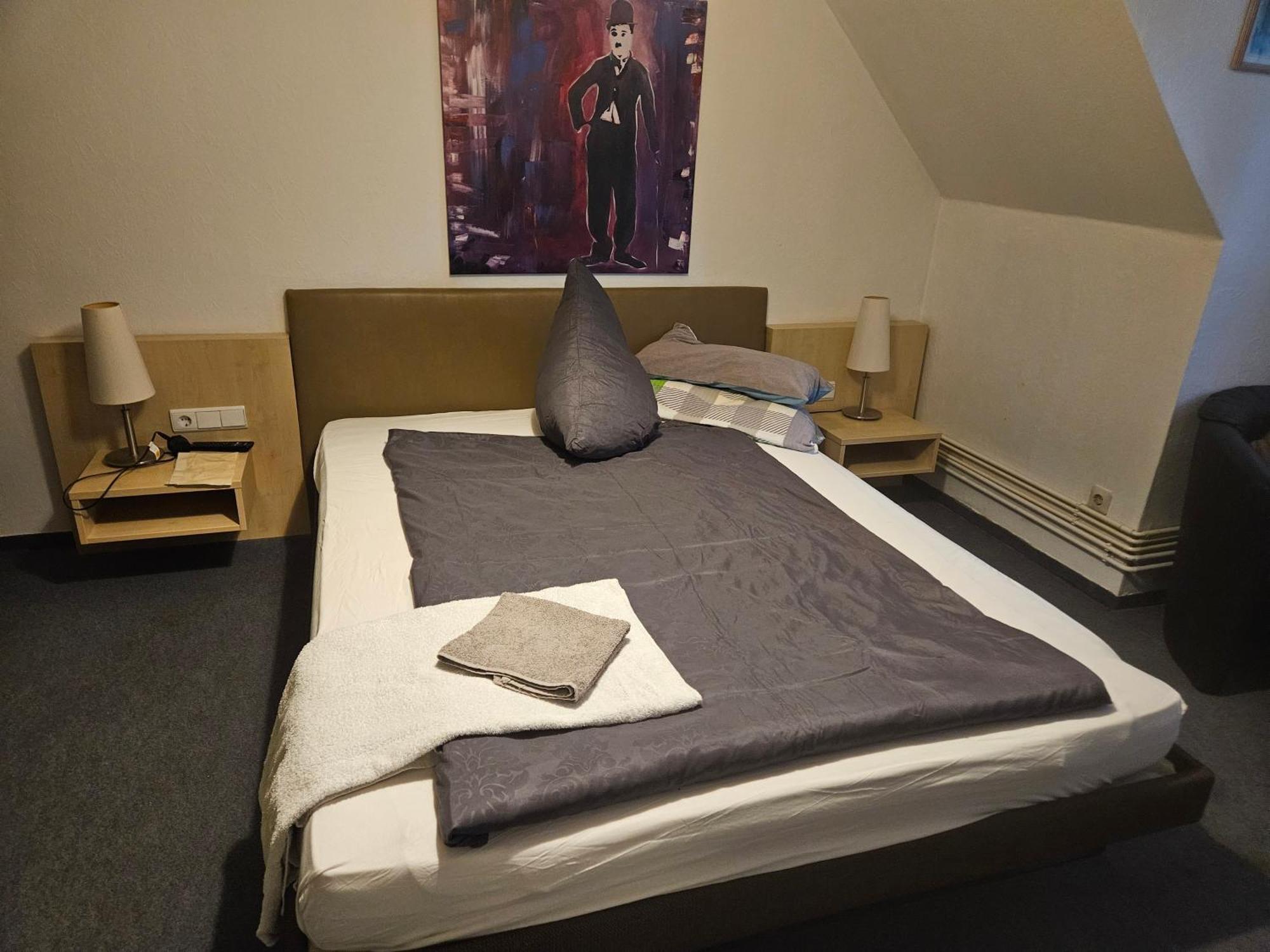 Hotel Zur Schmiede Heiningen Bagian luar foto