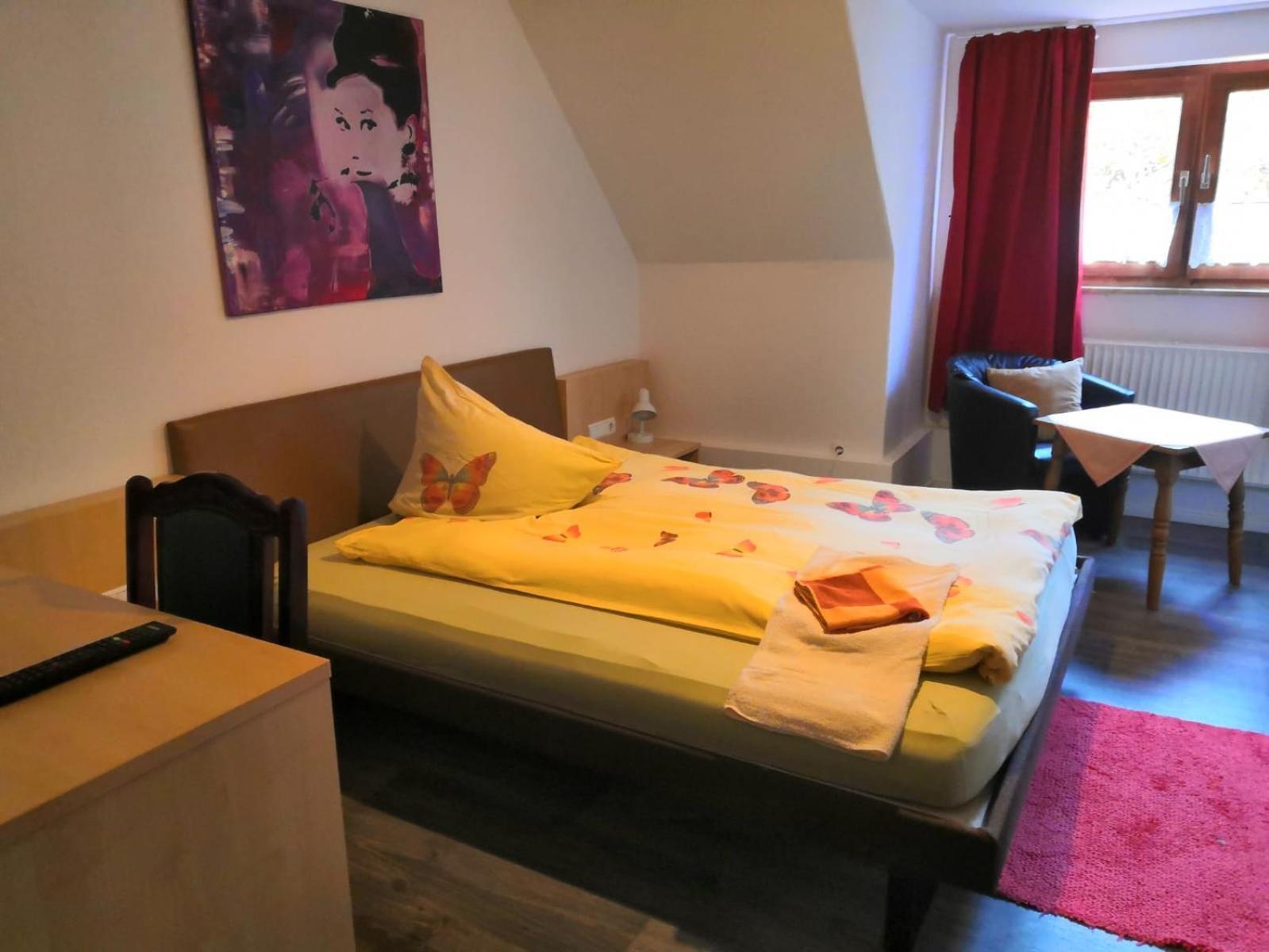 Hotel Zur Schmiede Heiningen Bagian luar foto